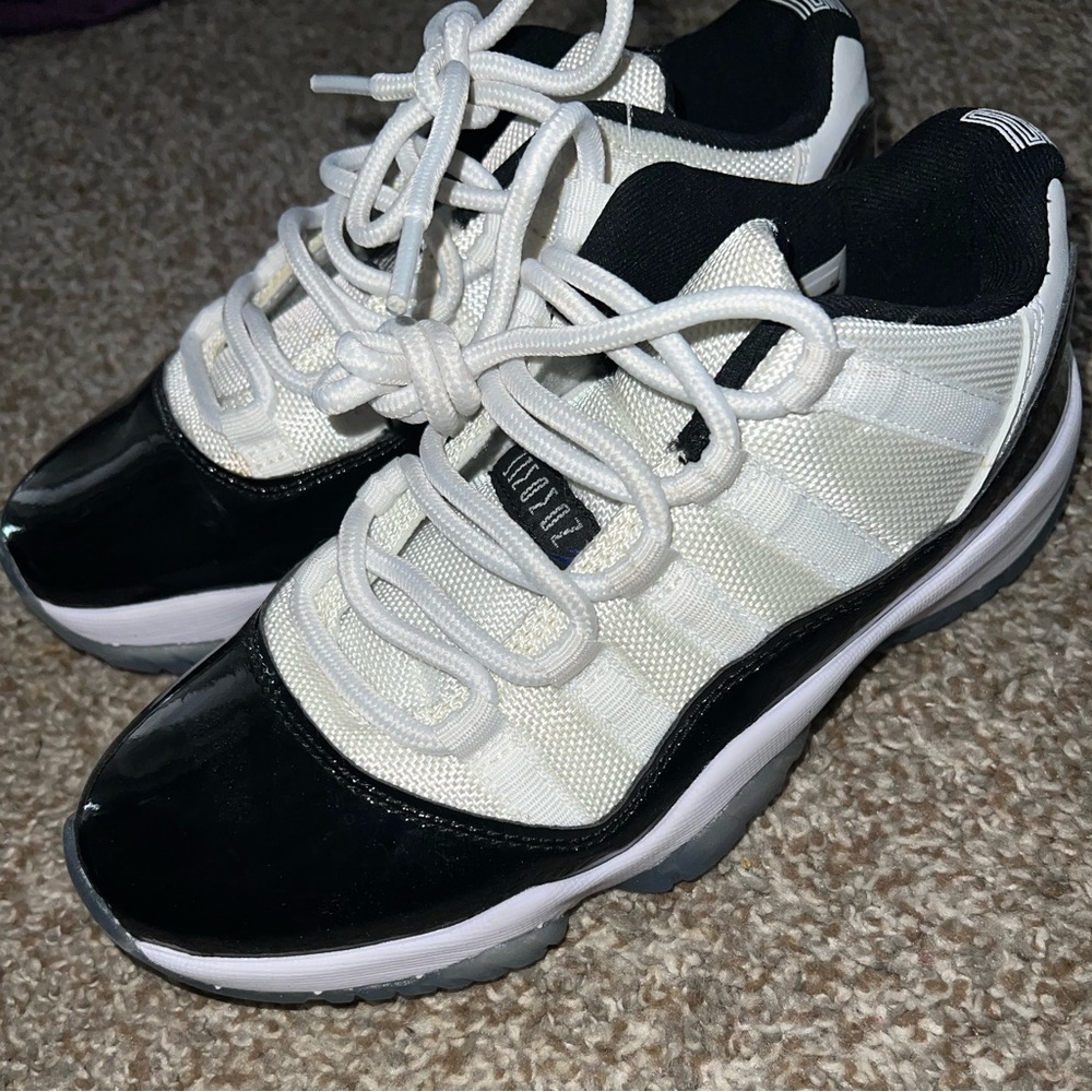 Jordan 11 concord low